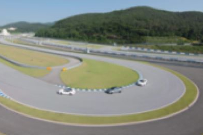 서킷 주행 이미지