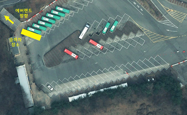 ① 에버랜드 노선버스 정거장 내 1번 플랫폼 옆